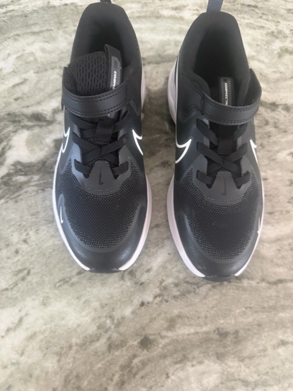 Nike Kids Black and White Hook-and-Loop Sneakers - New Without Tags - Picture 2 of 5